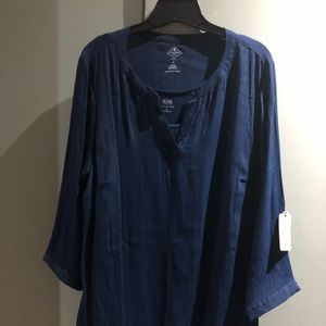 Unique layer top with tank face included.